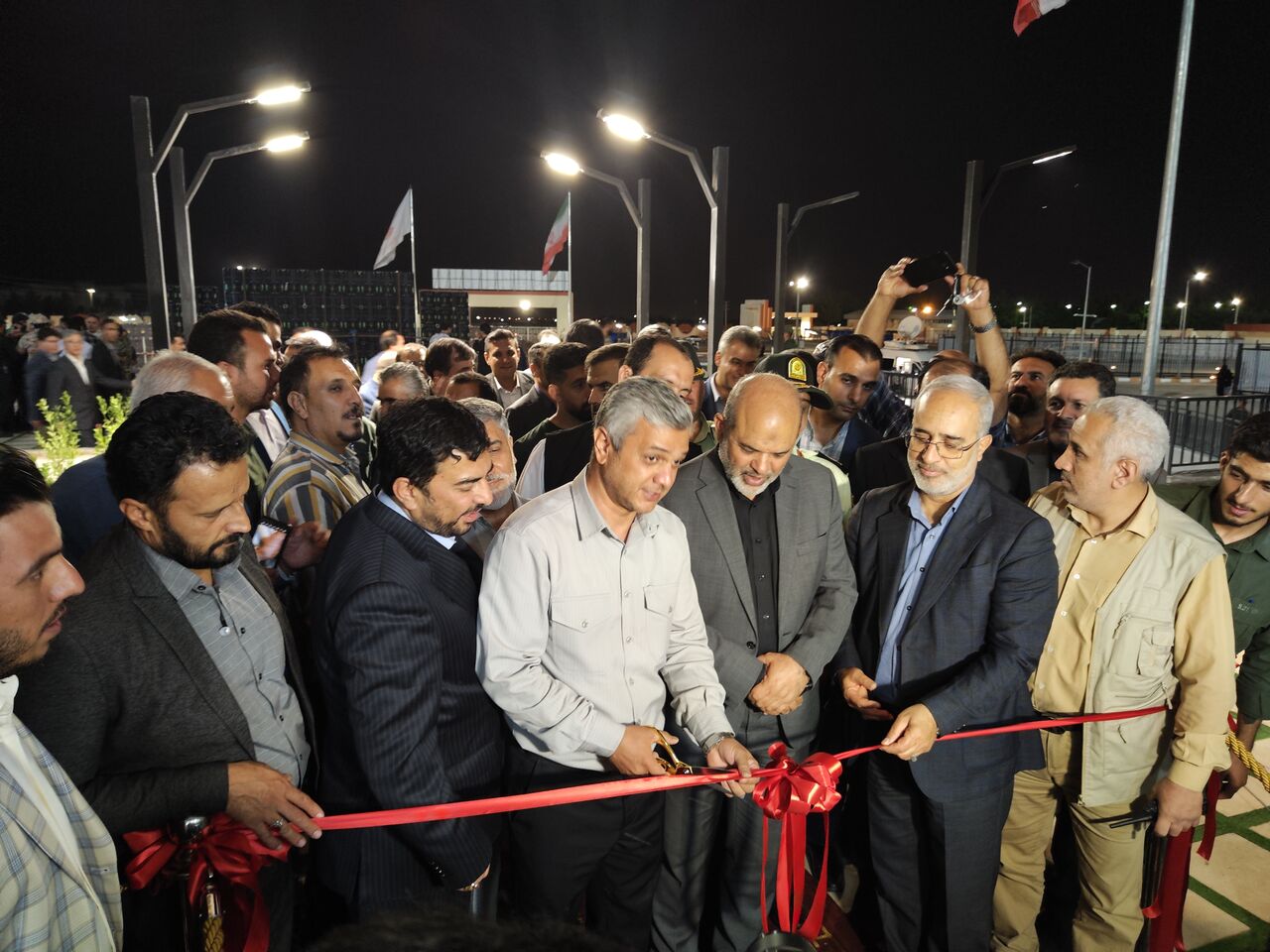 مجموعه ورزشی شهید رئیسی کرمان با حضور وزیر کشور افتتاح شد