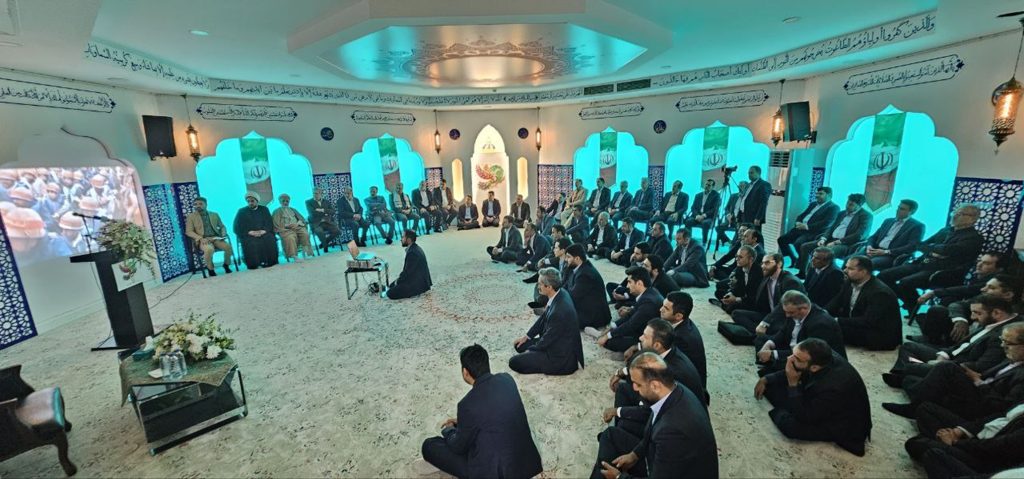 سرپرست و رئیس‌ هیأت‌مدیره بانک
