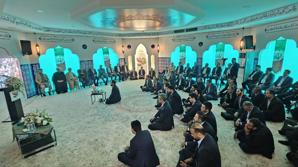سرپرست و رئیس‌ هیأت‌مدیره بانک