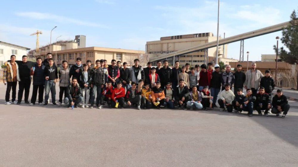 بازدید-دانش-اموزان-سنخواست-و-جاجرم-از-شرکت-آلومینای-ایران-2-1024x682