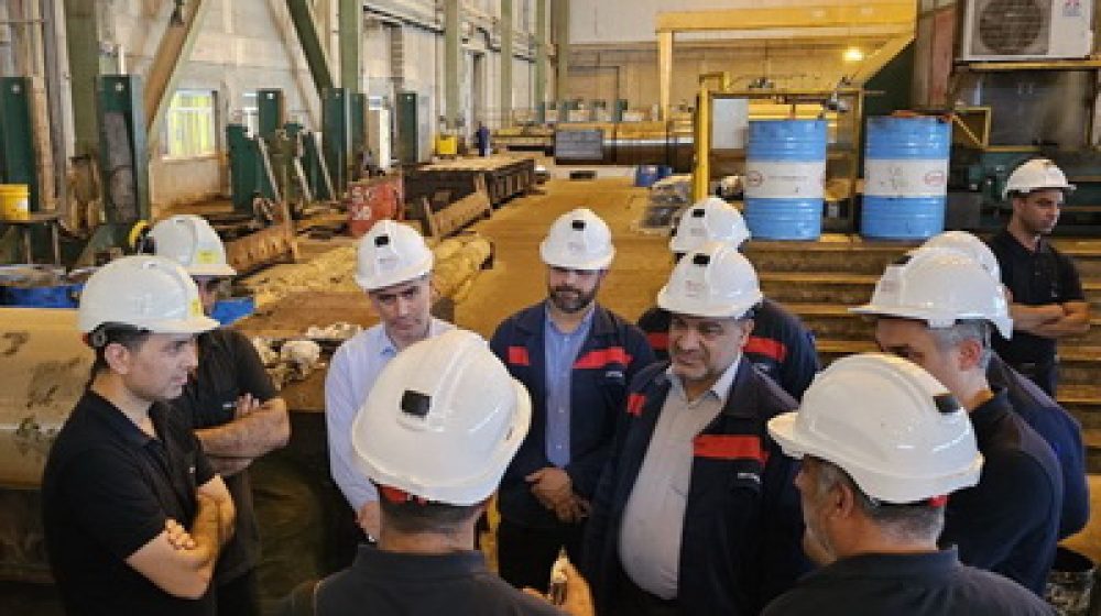 بازدید-مدیرعامل-شرکت-فولاد-اکسین-از-خط-تولید-و-گفت_وگوی-صمیمانه-با-کارگرانگویای-خبر