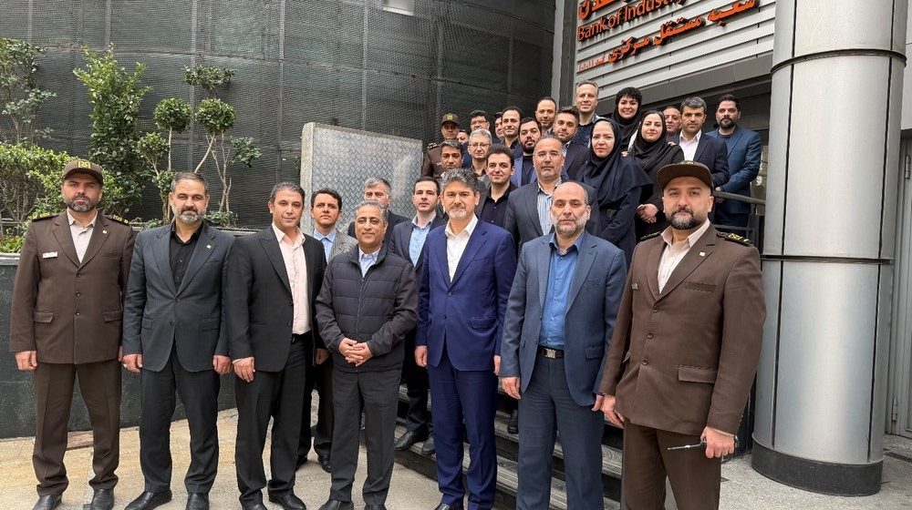 بانک صنعت و معدن؛