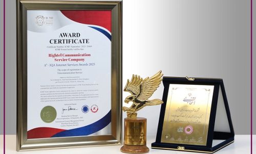 نشان-برترین-برند-ارائه_دهنده-خدمات-پشتیبانی-اینترنت-به-رایتل-اهدا-شد